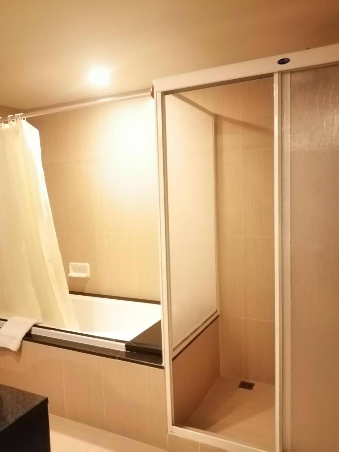 Olive Hotel & Residence Bangkok Sukhumvit 101 Екстериор снимка