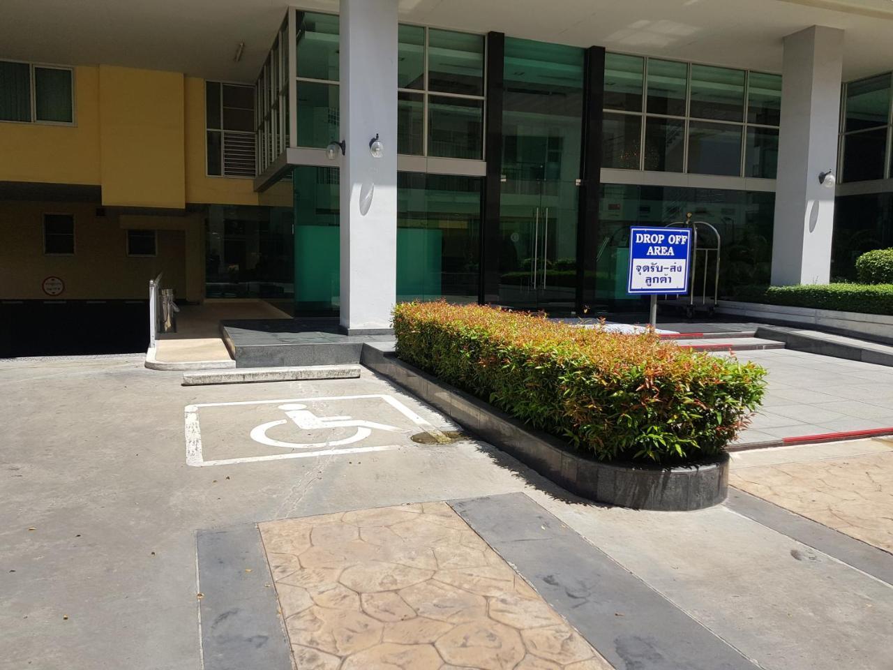 Olive Hotel & Residence Bangkok Sukhumvit 101 Екстериор снимка